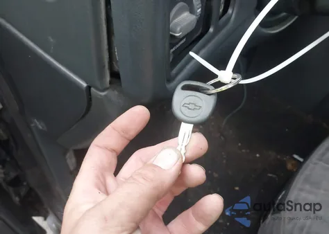 2000 Chevrolet Silverado 1500 Lt from USA, damaged, VIN 1GCEK19T7YE325665